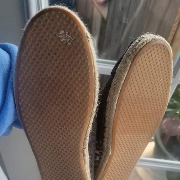 Women shoes - Picture 3 of 3